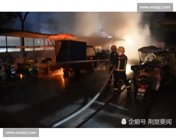 墨西哥站惊魂开局:一号弯四车混战! 墨西哥站惊魂开局:一号弯四车混战!